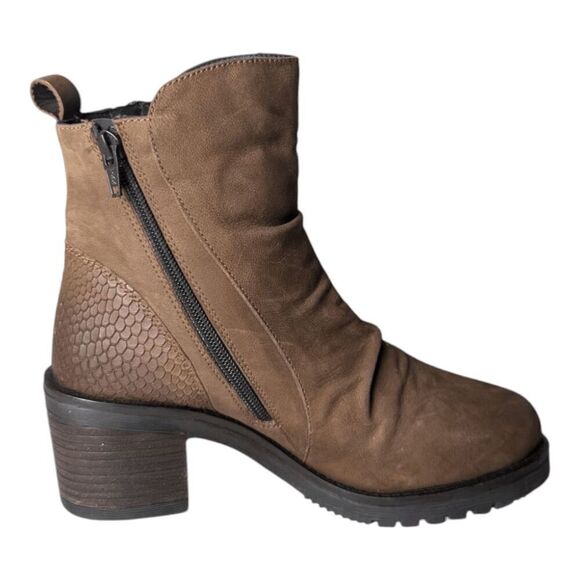 VINTAGE FOUNDRY CO Charlotte Brown Leather Ankle Boot Size 7.5 - Picture 6 of 9